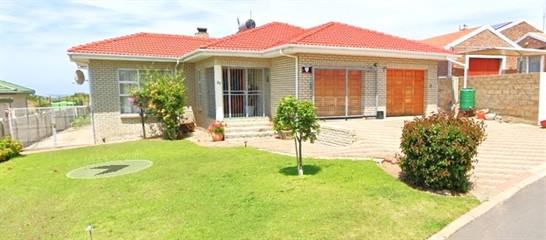 3 Bedroom Property for Sale in Stilbaai Wes Western Cape